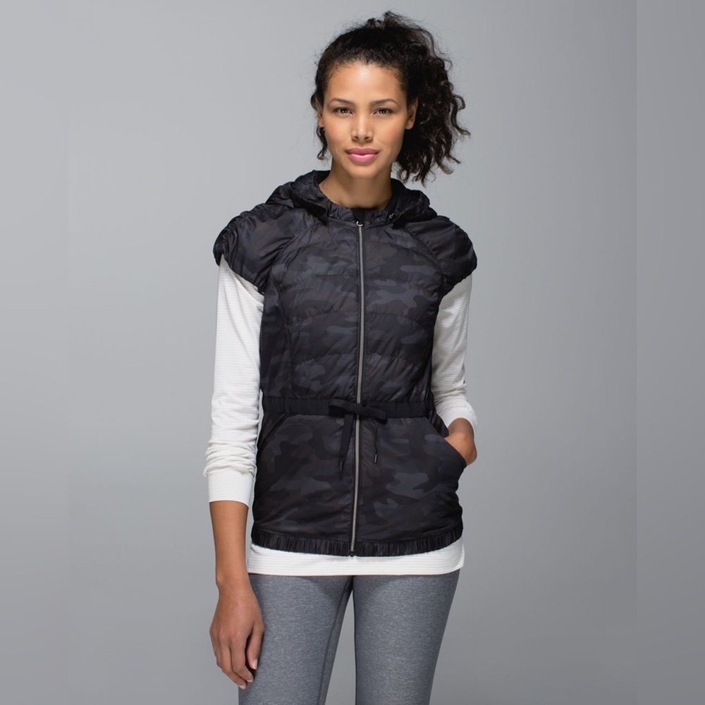 Lululemon Spring Fling Puffy Vest Puffer Camo Black Zip Up Hooded Sz 4